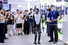 <b>安排空、地智能体进行自从巡检和集</b>